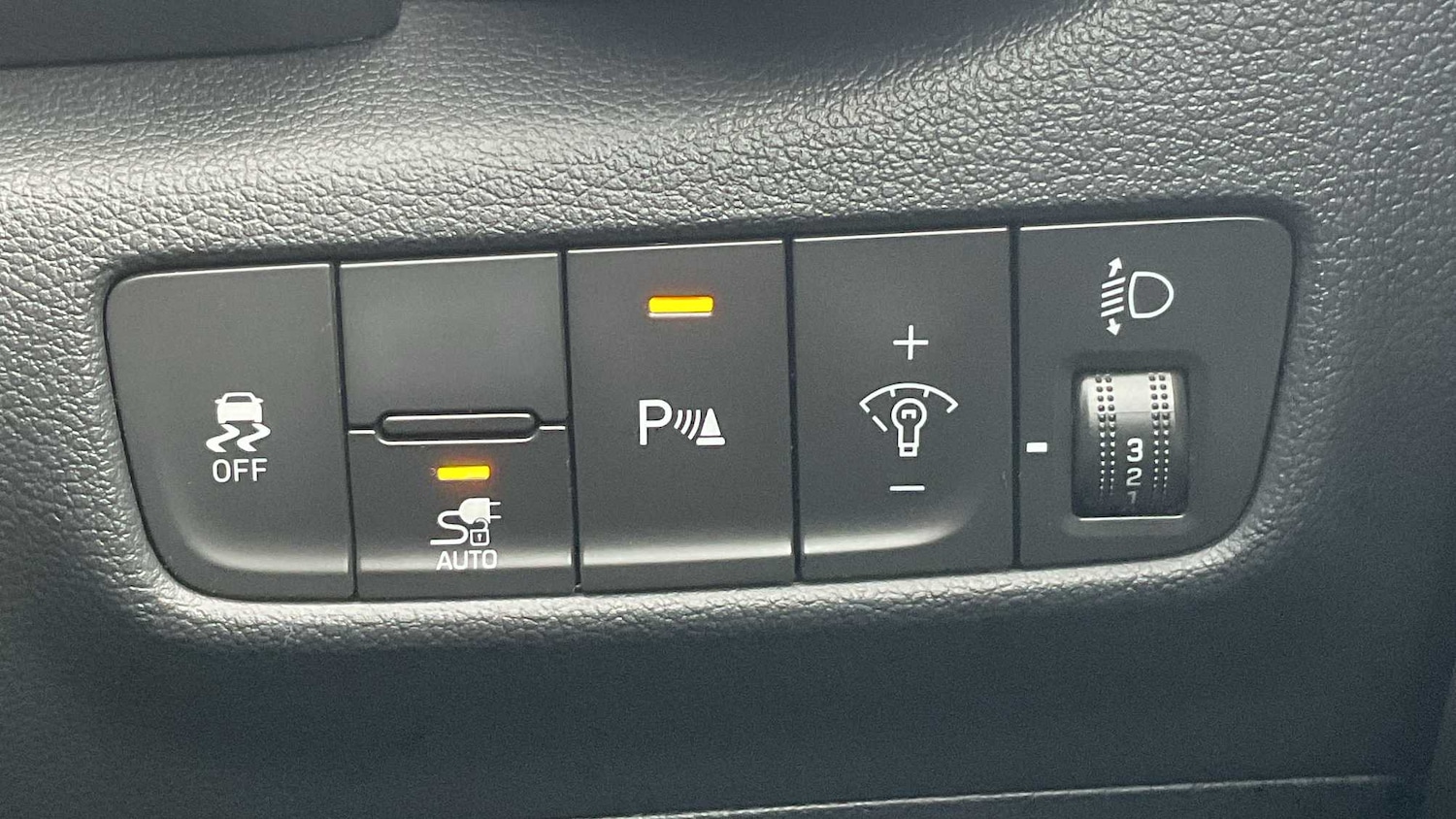 Used Hyundai KONA 2021 for sale - 76540889: Photo 31