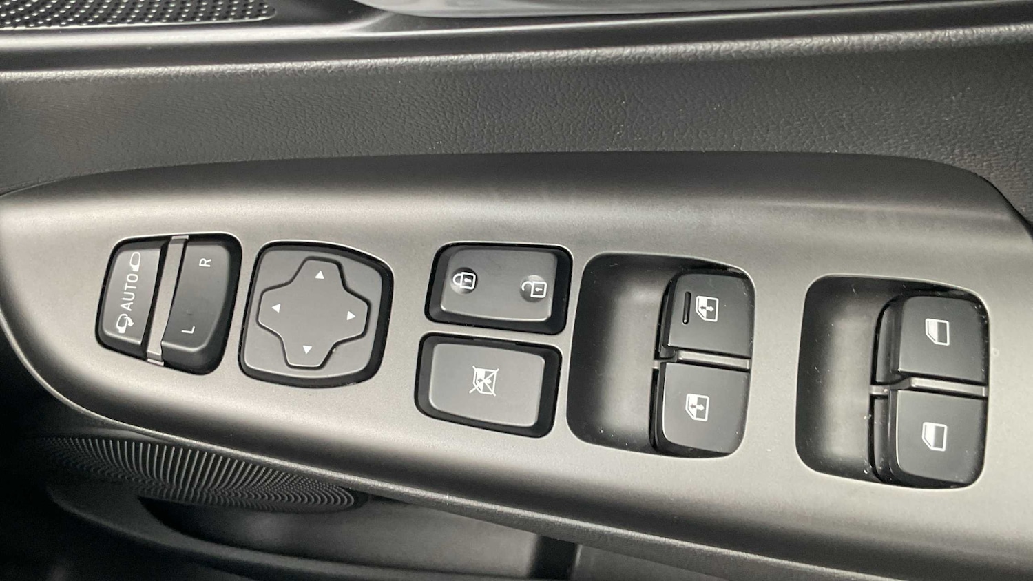 Used Hyundai KONA 2021 for sale - 76540889: Photo 32