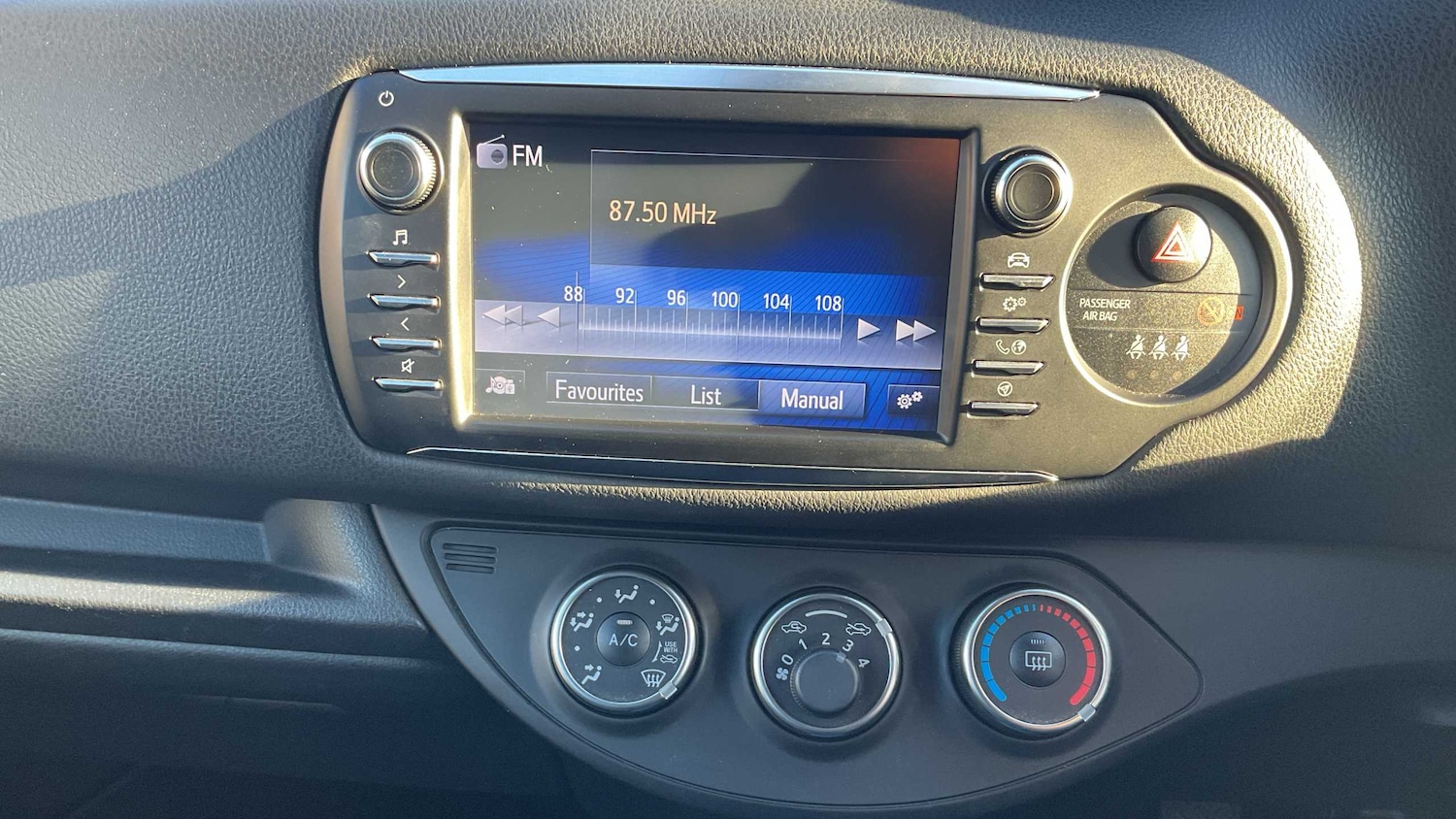 Used Toyota Yaris 2018 for sale - 76501830: Photo 25