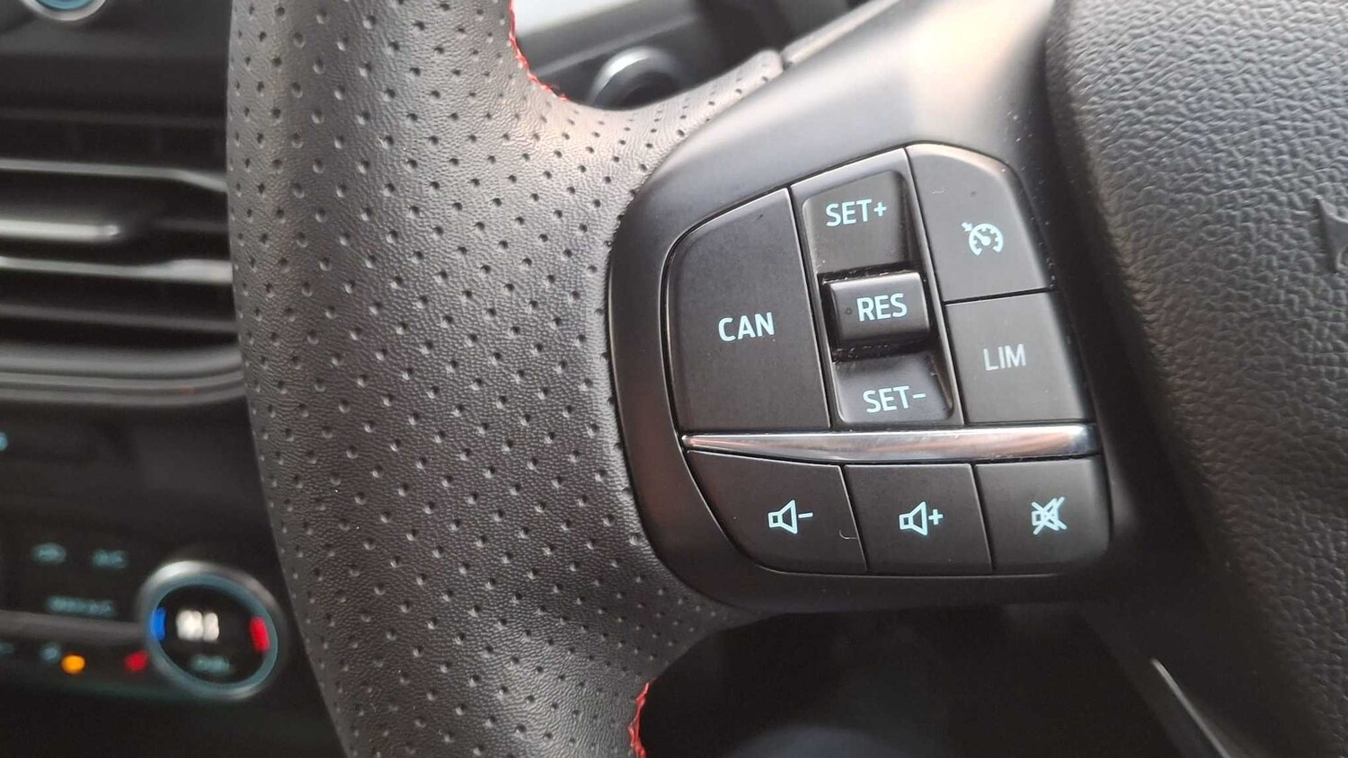 Used Ford Focus 2022 for sale - 77527042: Photo 17