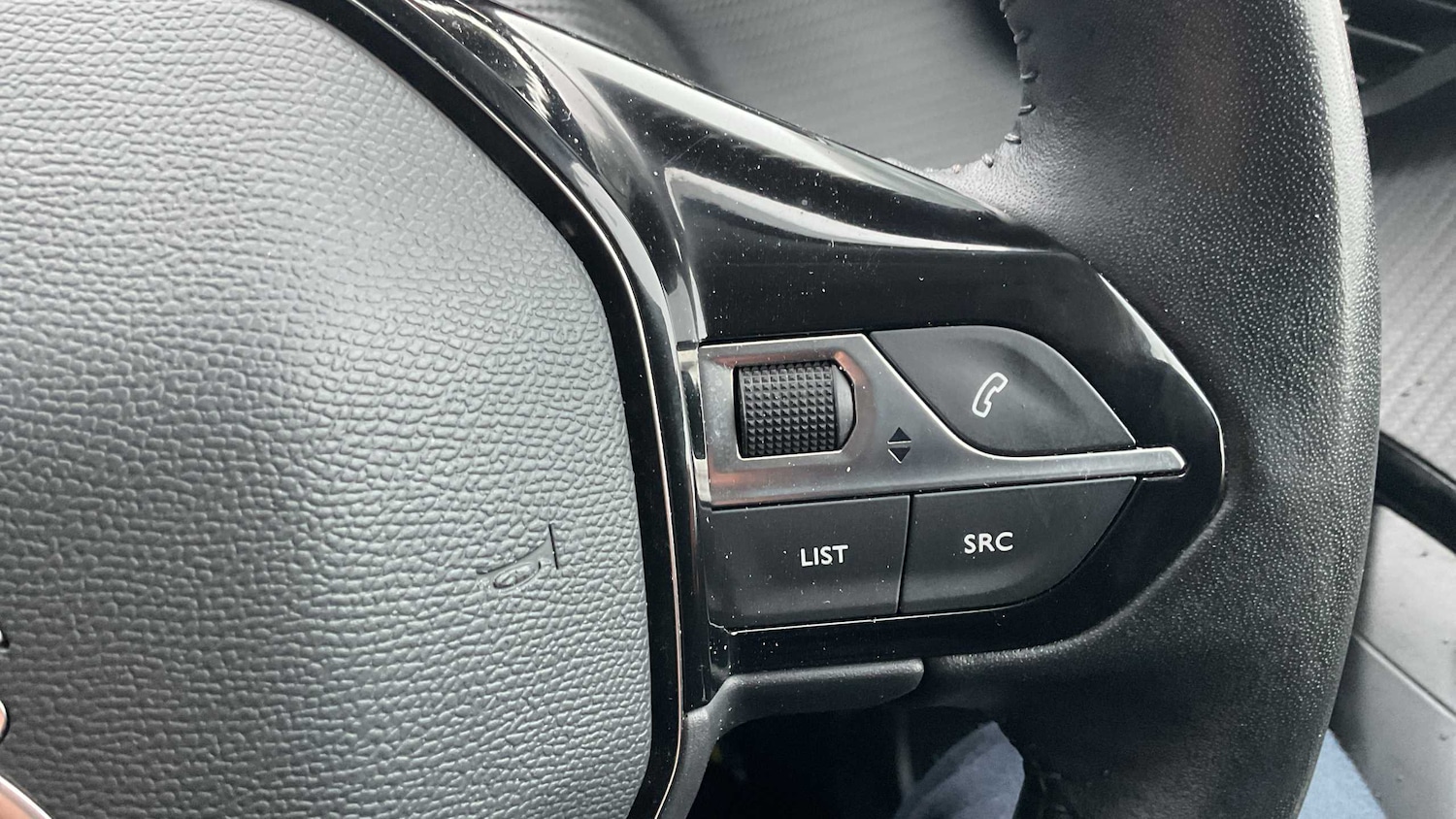 Used Peugeot 2008 2021 for sale - 75944559: Photo 17