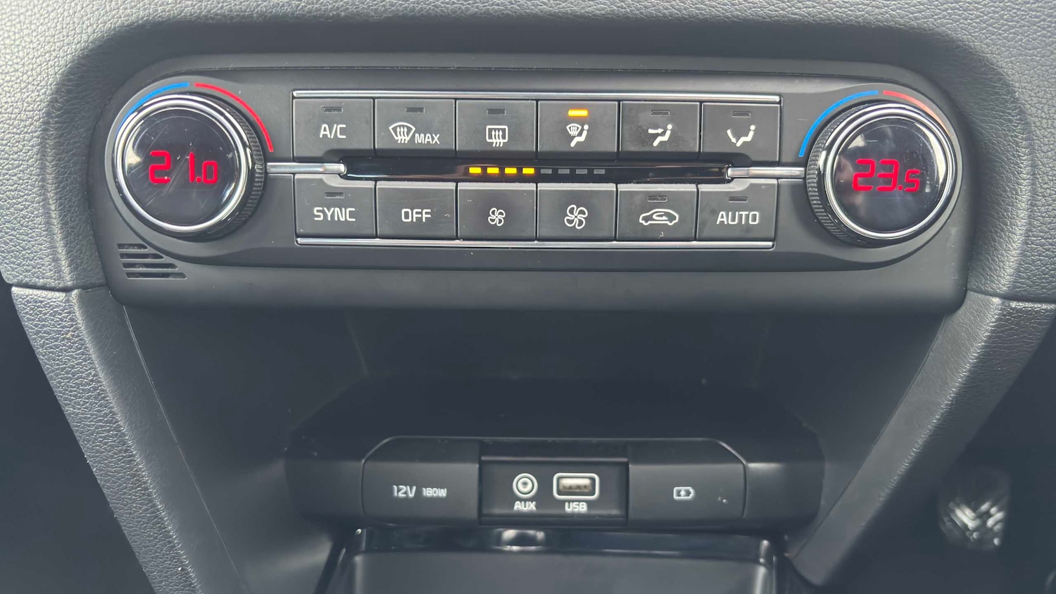 Used Kia Ceed 2019 for sale - 76610602: Photo 15