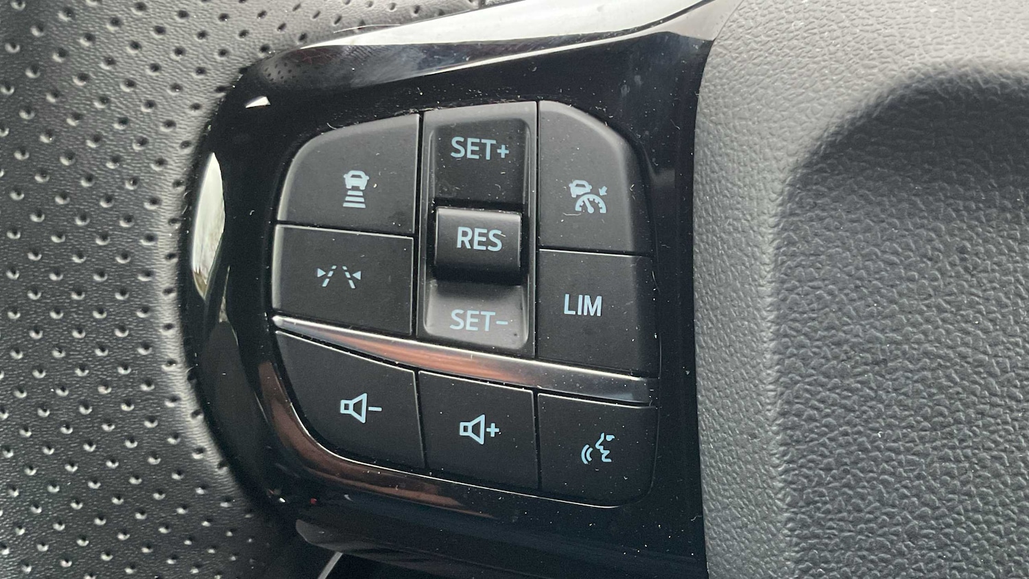 Used Ford Puma 2025 for sale - 76636815: Photo 23