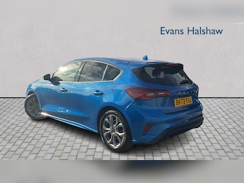Used Ford Focus 2023 for sale - 76063533: Photo 2