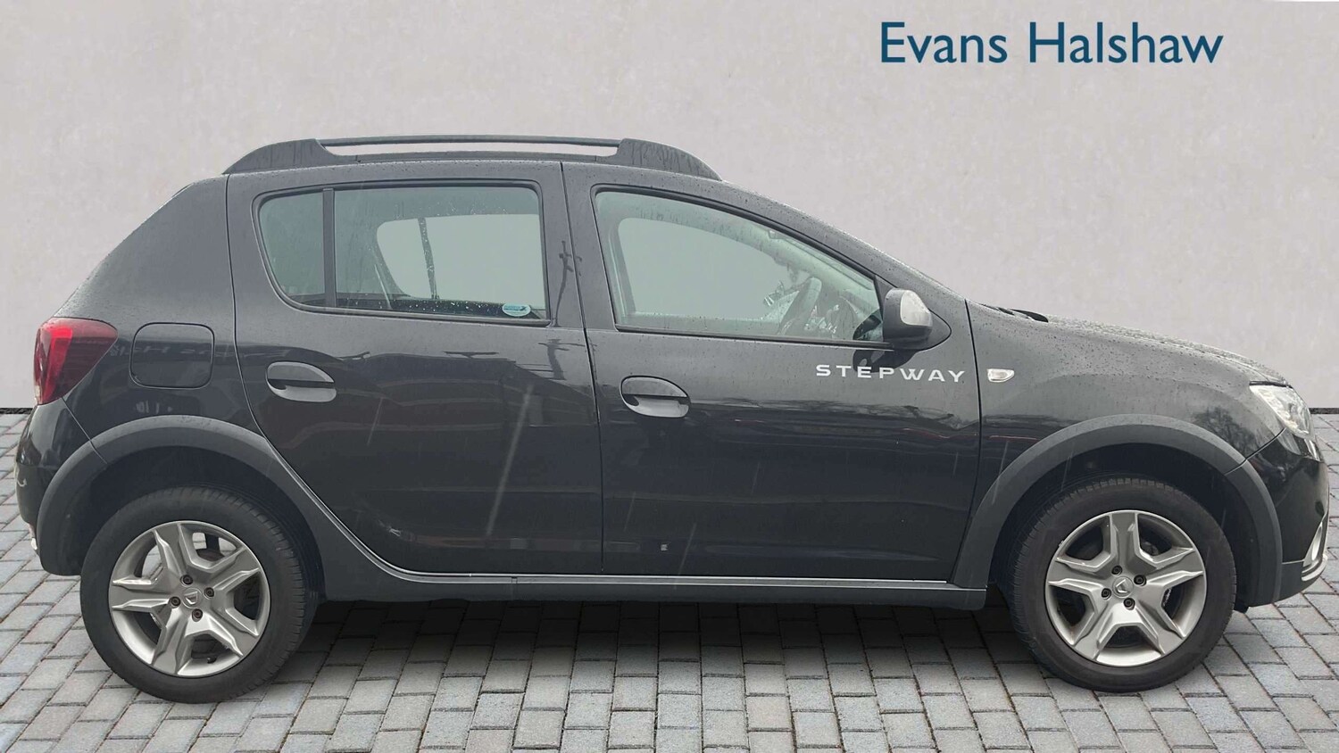 Used Dacia Sandero Stepway 2016 for sale - 77913901: Photo 7