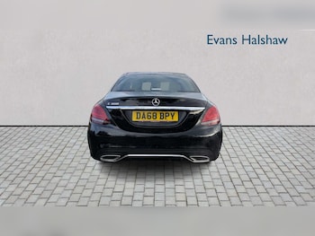 Used Mercedes-Benz C Class 2018 for sale - 77032235: Photo