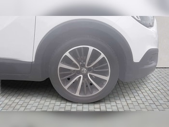 Vauxhall Crossland X feature image