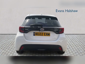 Used Toyota Yaris 2022 for sale - 79428519: Photo