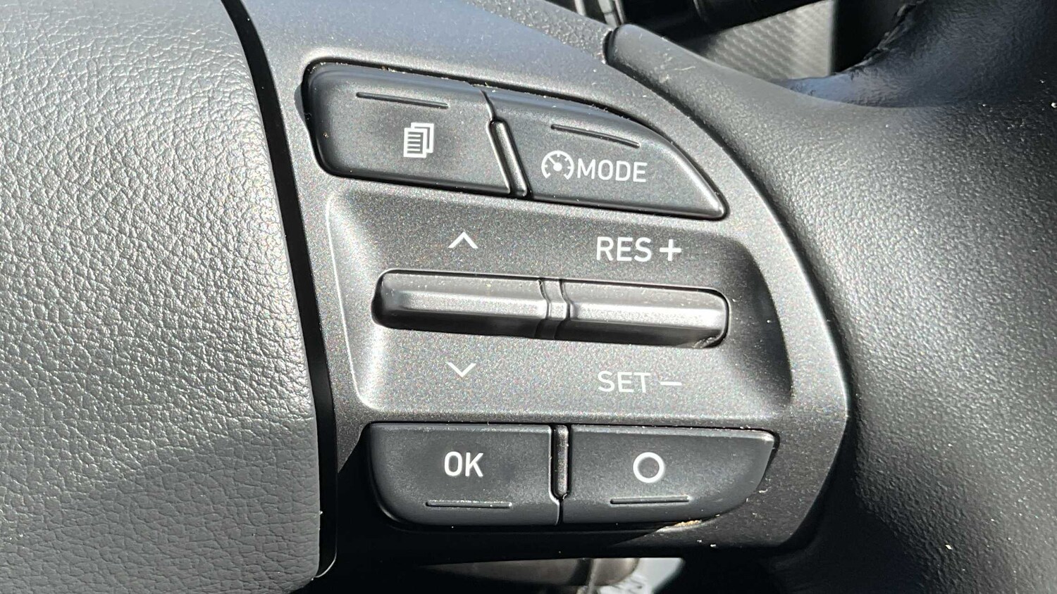 Used Hyundai KONA 2018 for sale - 75812304: Photo 24