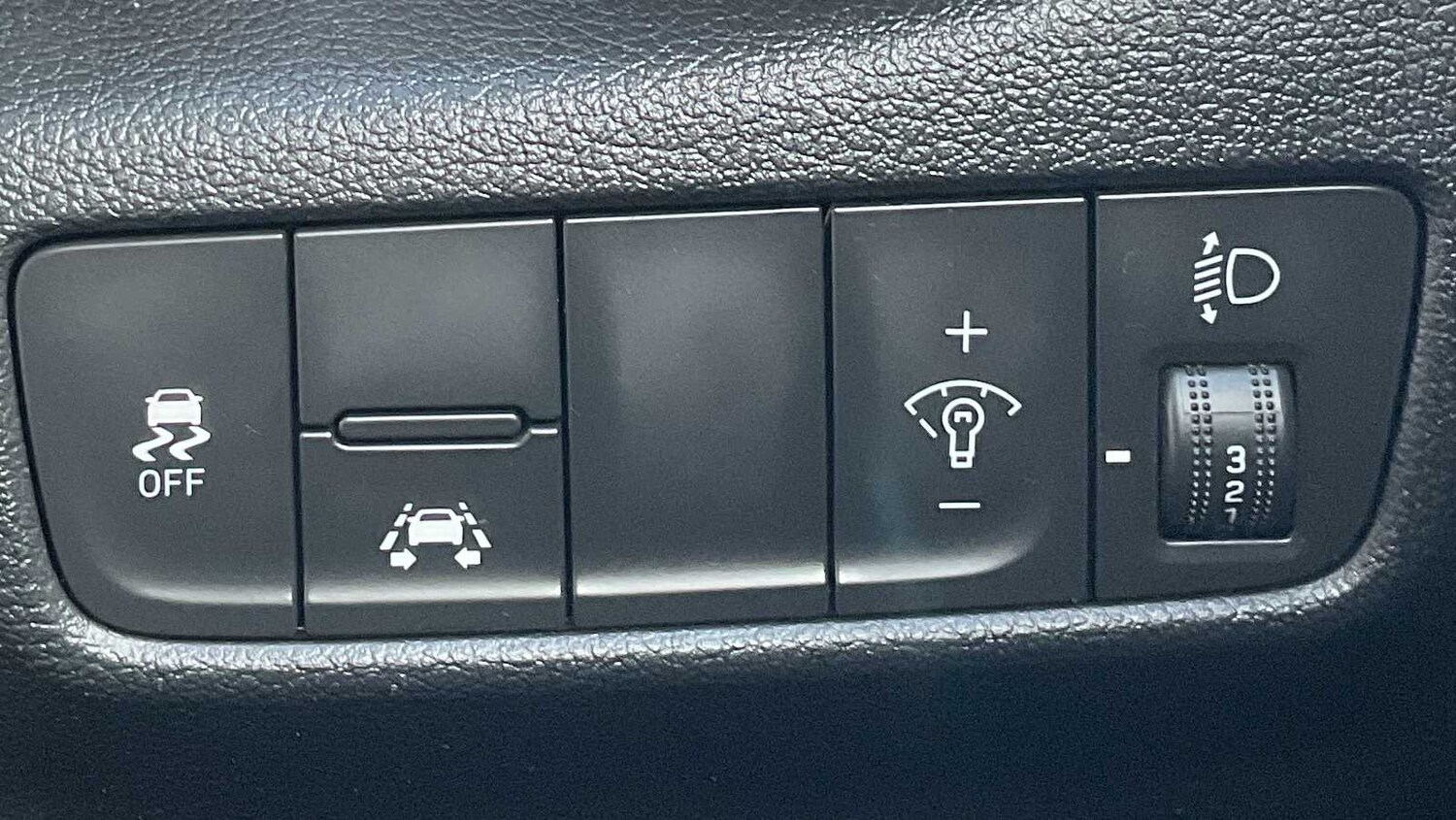 Used Hyundai KONA 2018 for sale - 75812304: Photo 26