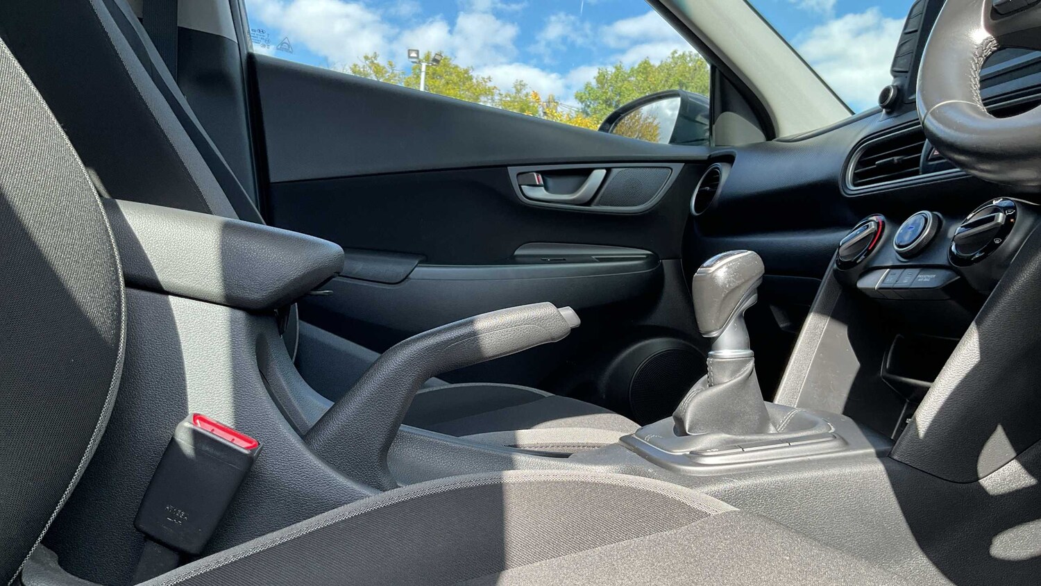 Used Hyundai KONA 2018 for sale - 75812304: Photo 34