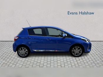 Used Toyota Yaris 2017 for sale - 79568025: Photo