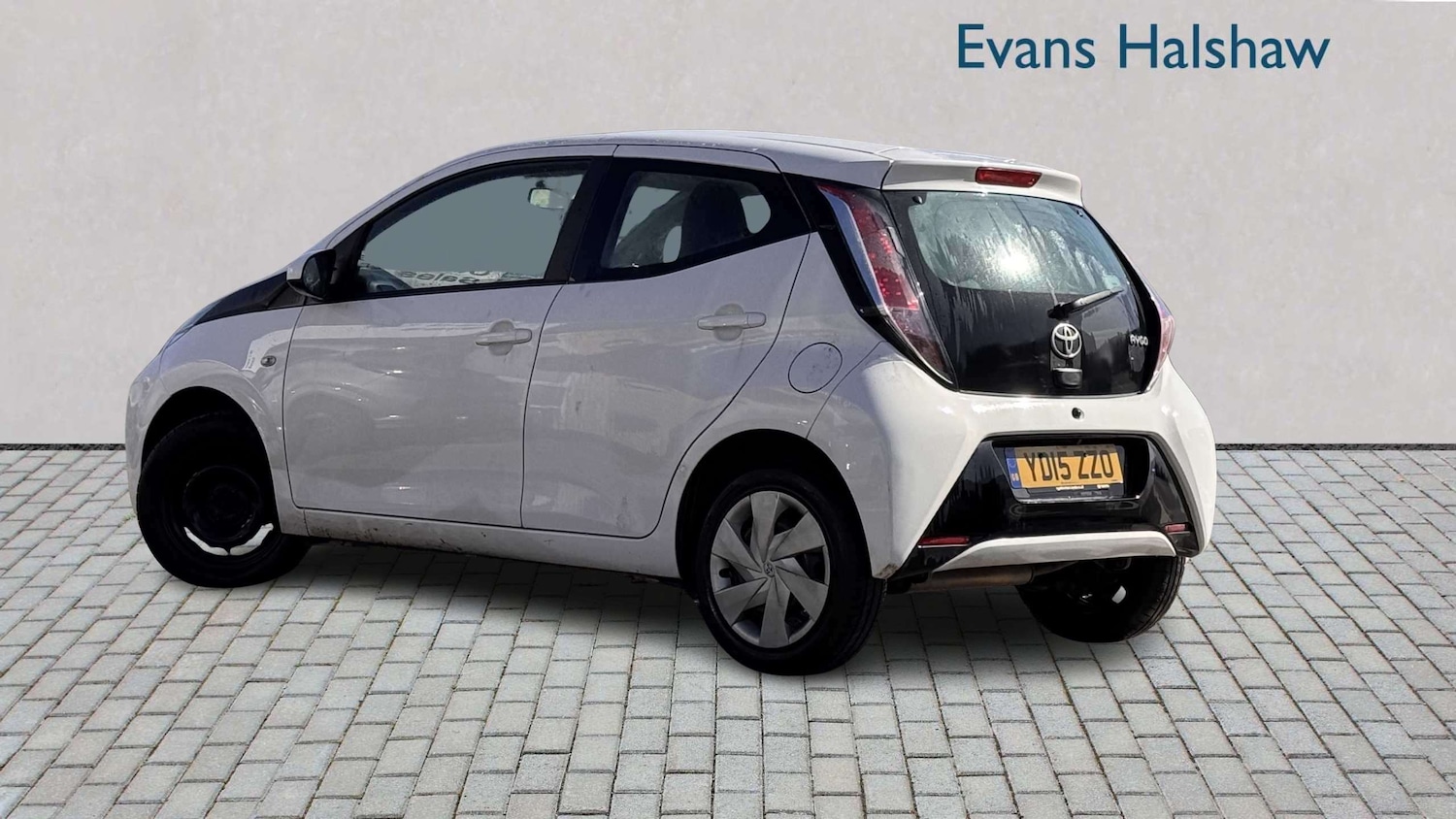 Used Toyota AYGO 2015 for sale - 77928714: Photo 2