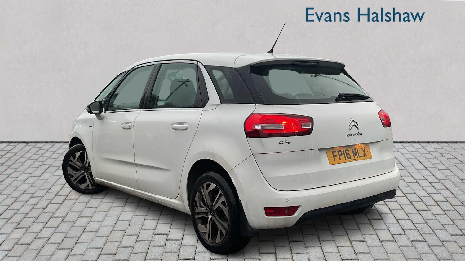 Used Citroen C4 Picasso 2016 for sale - 76978861: Photo 2