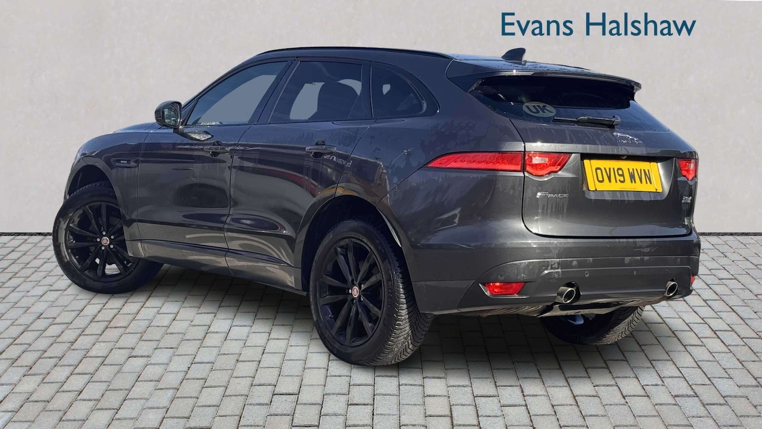Used Jaguar F-Pace 2019 for sale - 77943216: Photo 2