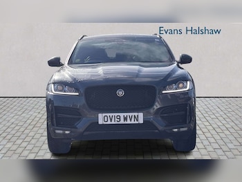 Used Jaguar F-Pace 2019 for sale - 77943216: Photo