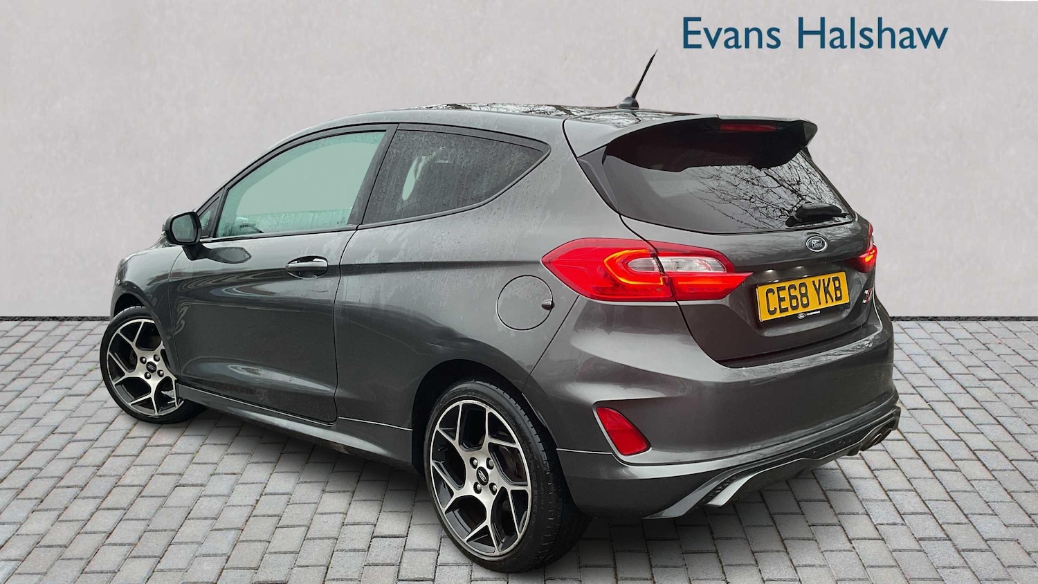 Used Ford Fiesta 2018 for sale - 76978805: Photo 2