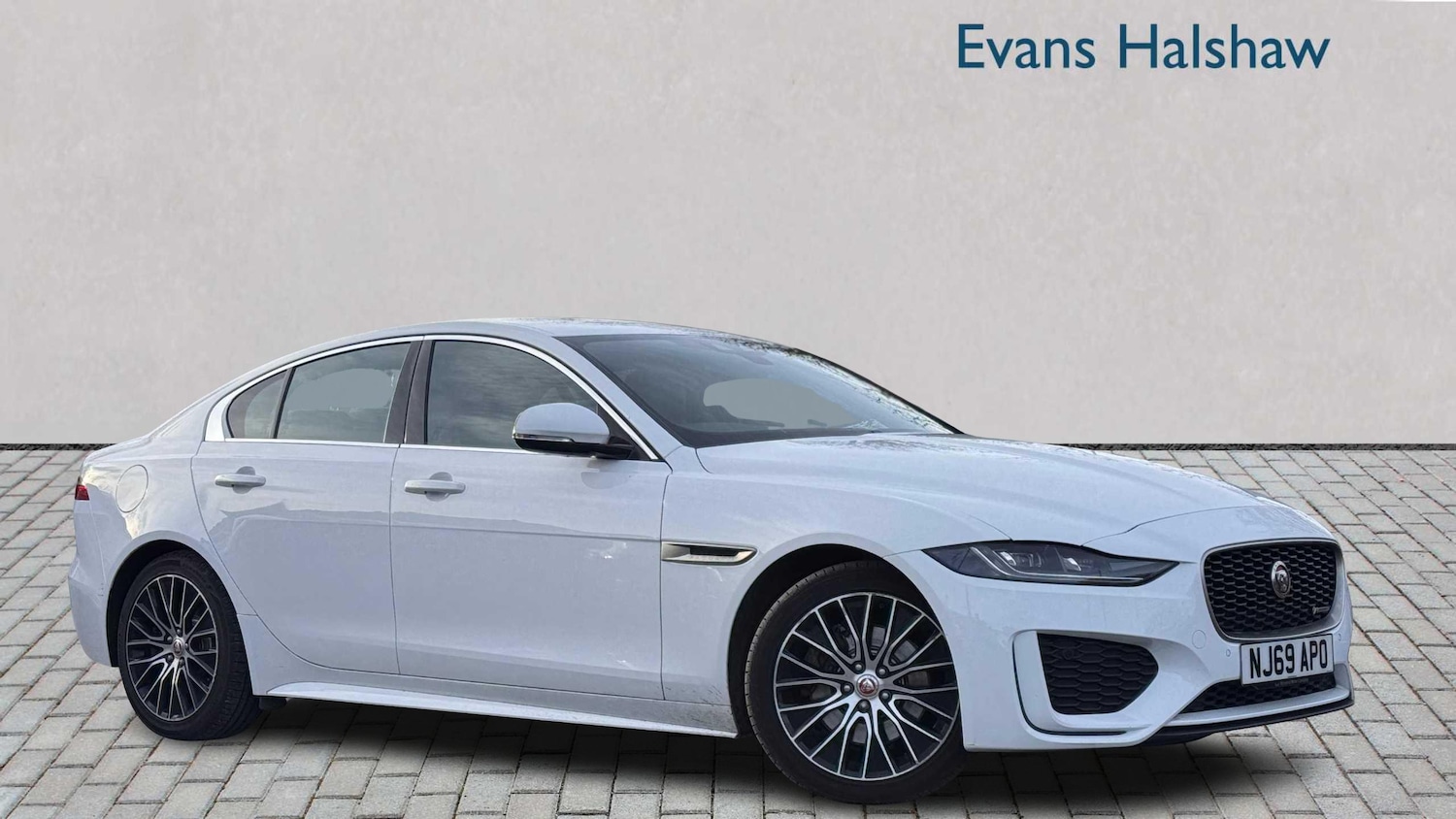 Used Jaguar XE 2019 for sale - 77281926: Photo 1