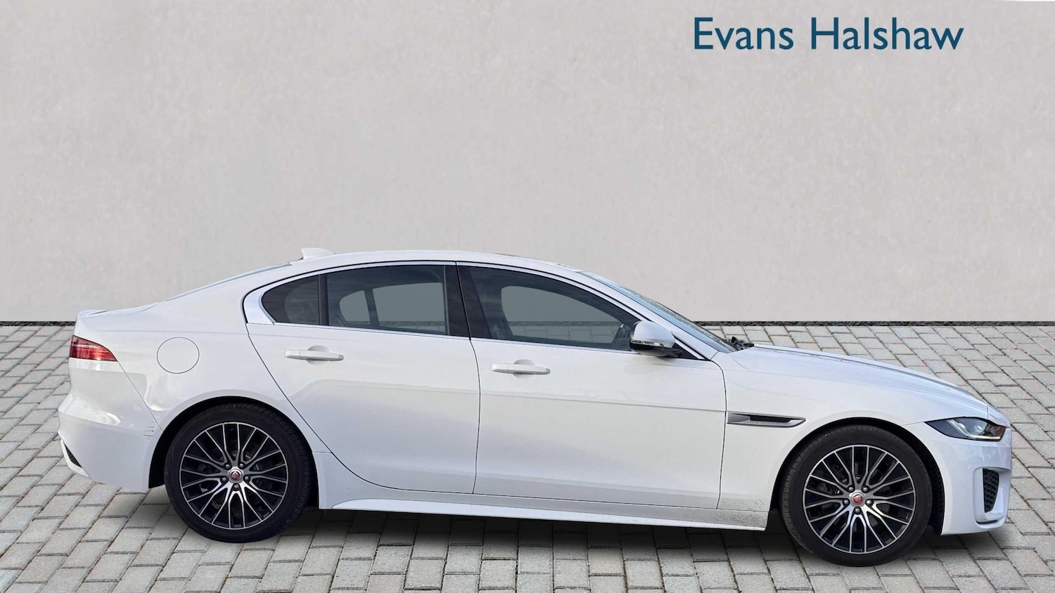 Used Jaguar XE 2019 for sale - 77281926: Photo 3