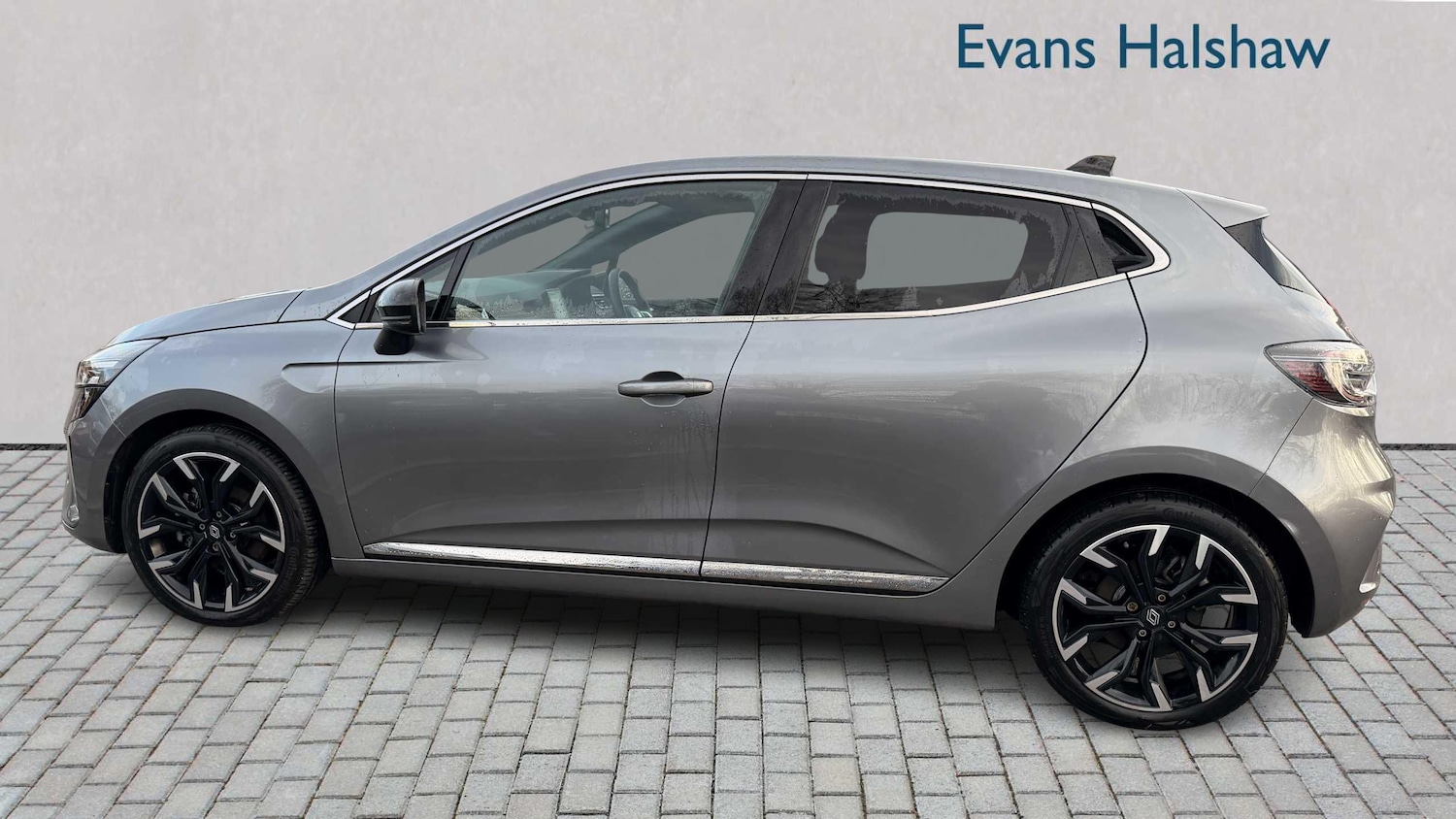 Used Renault Clio 2024 for sale - 77281835: Photo 3