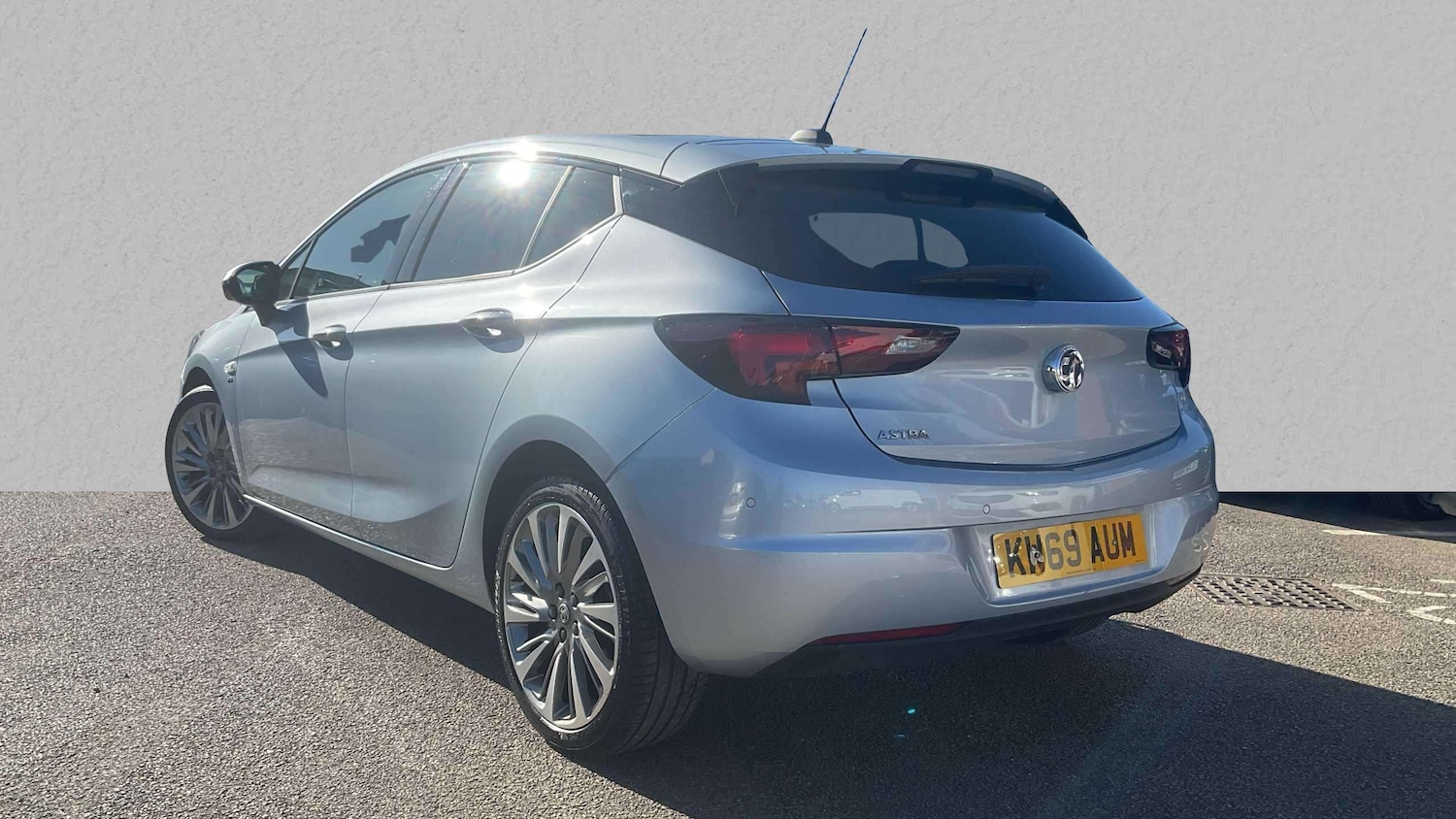 Used Vauxhall Astra 2020 for sale - 76125826: Photo 2