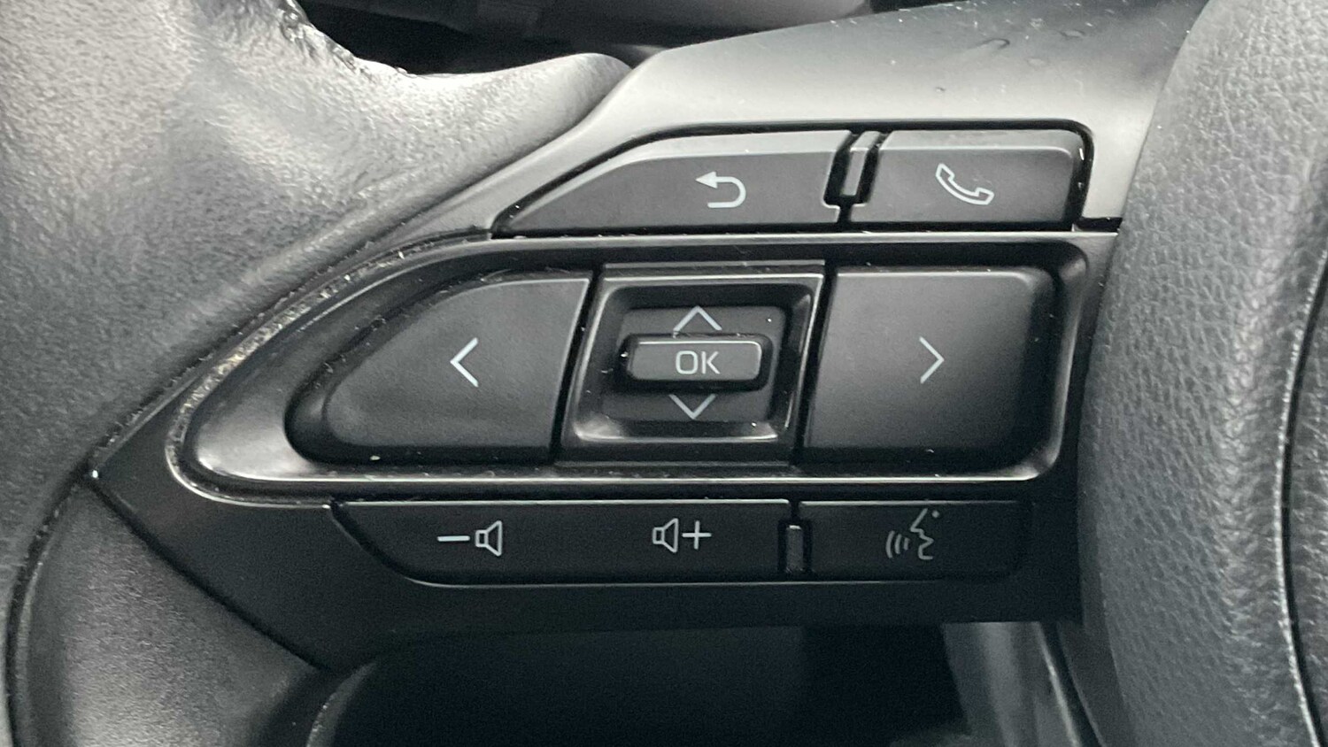 Used Toyota Yaris Cross 2022 for sale - 76916217: Photo 18