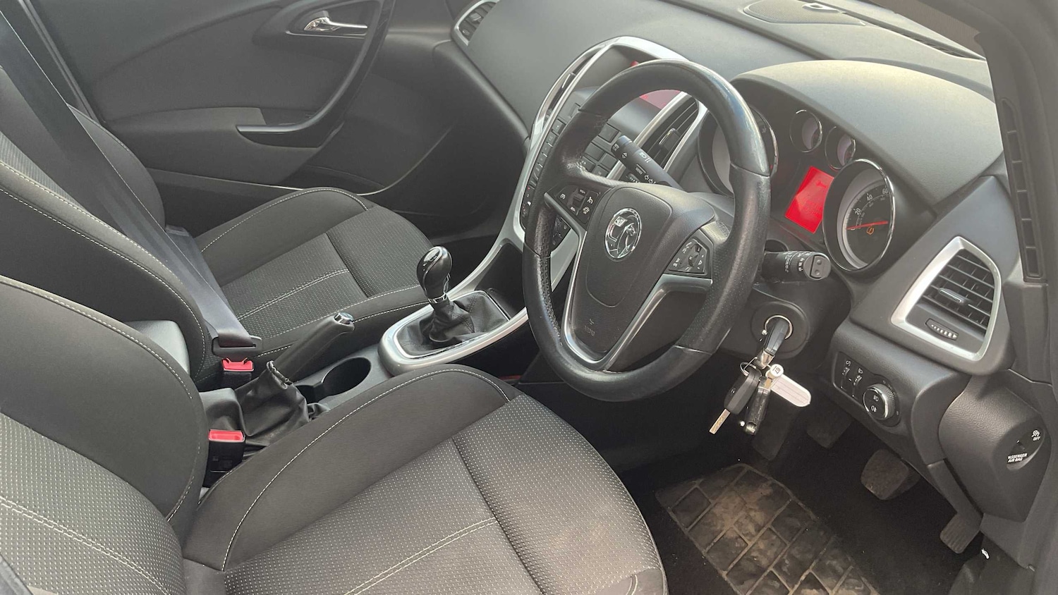 Used Vauxhall Astra 2015 for sale - 76576015: Photo 4