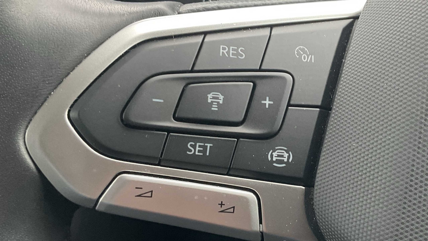 Used Volkswagen T-Roc 2023 for sale - 77443489: Photo 18