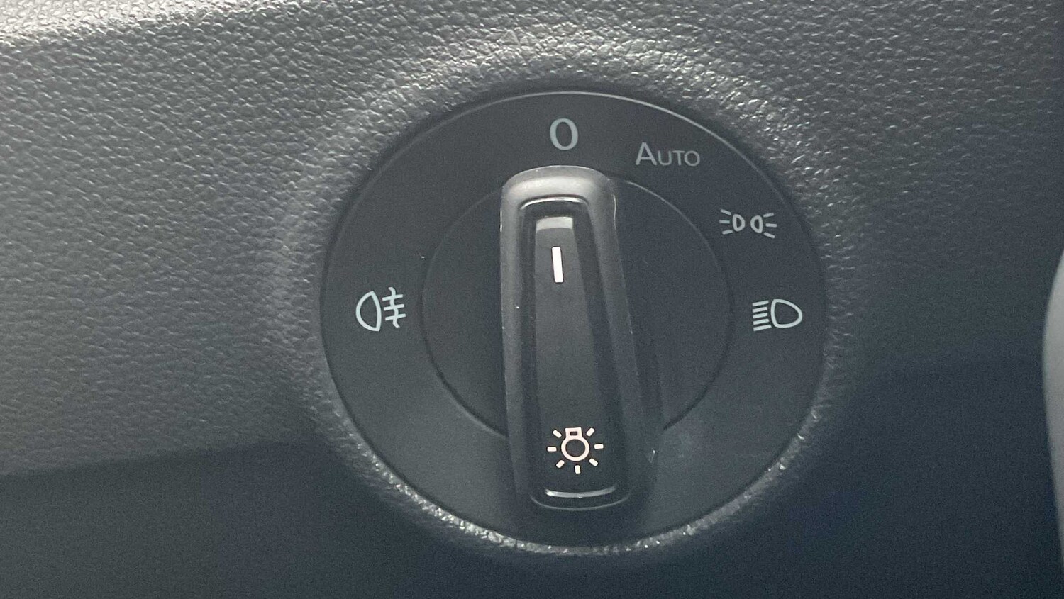 Used Volkswagen T-Roc 2023 for sale - 77443489: Photo 21