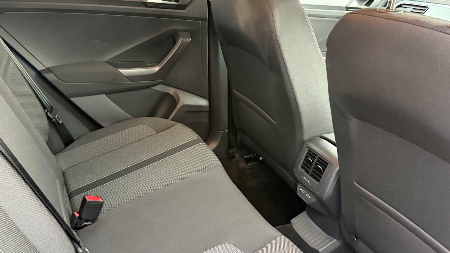 Used Volkswagen T-Roc 2023 for sale - 77443489: Photo 29