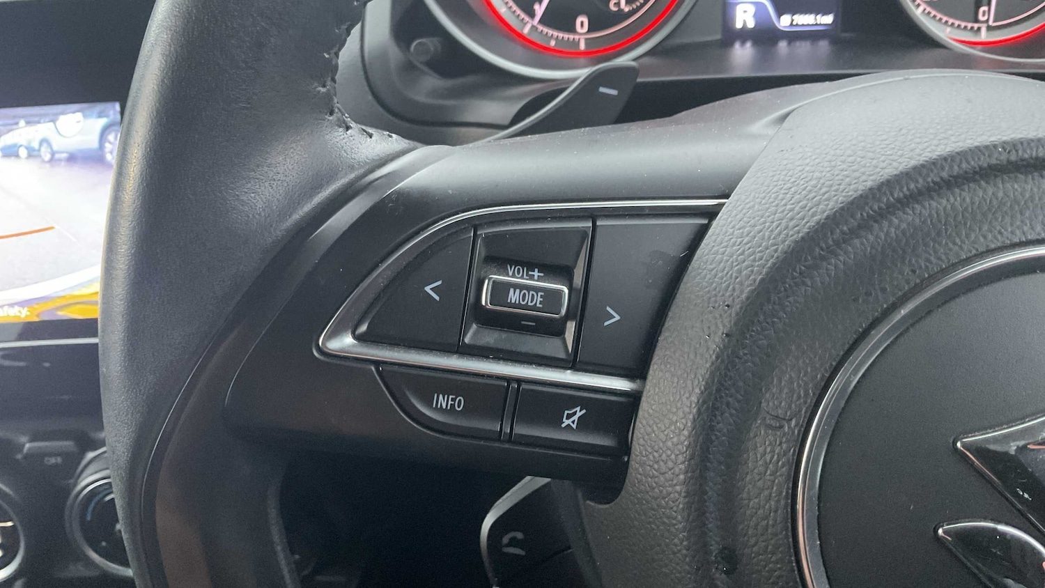 Used Suzuki Swift 2023 for sale - 76501775: Photo 18