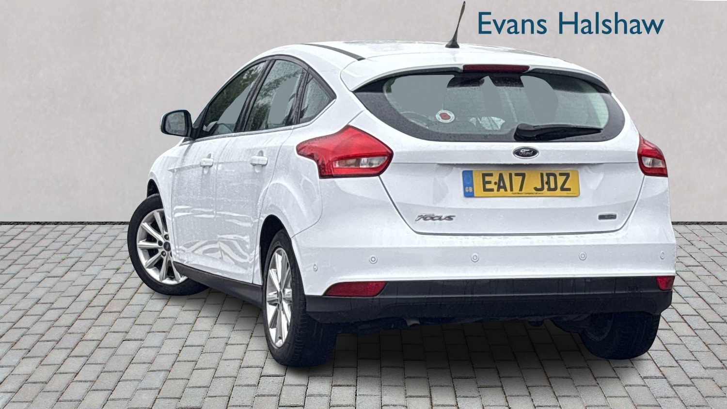 Used Ford Focus 2017 for sale - 76339618: Photo 2