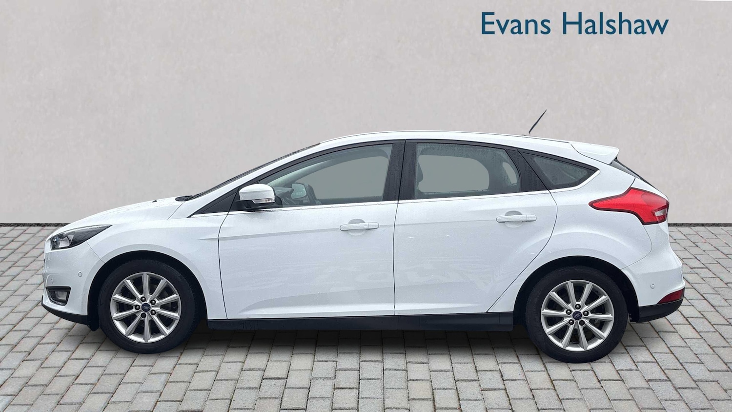Used Ford Focus 2017 for sale - 76339618: Photo 4