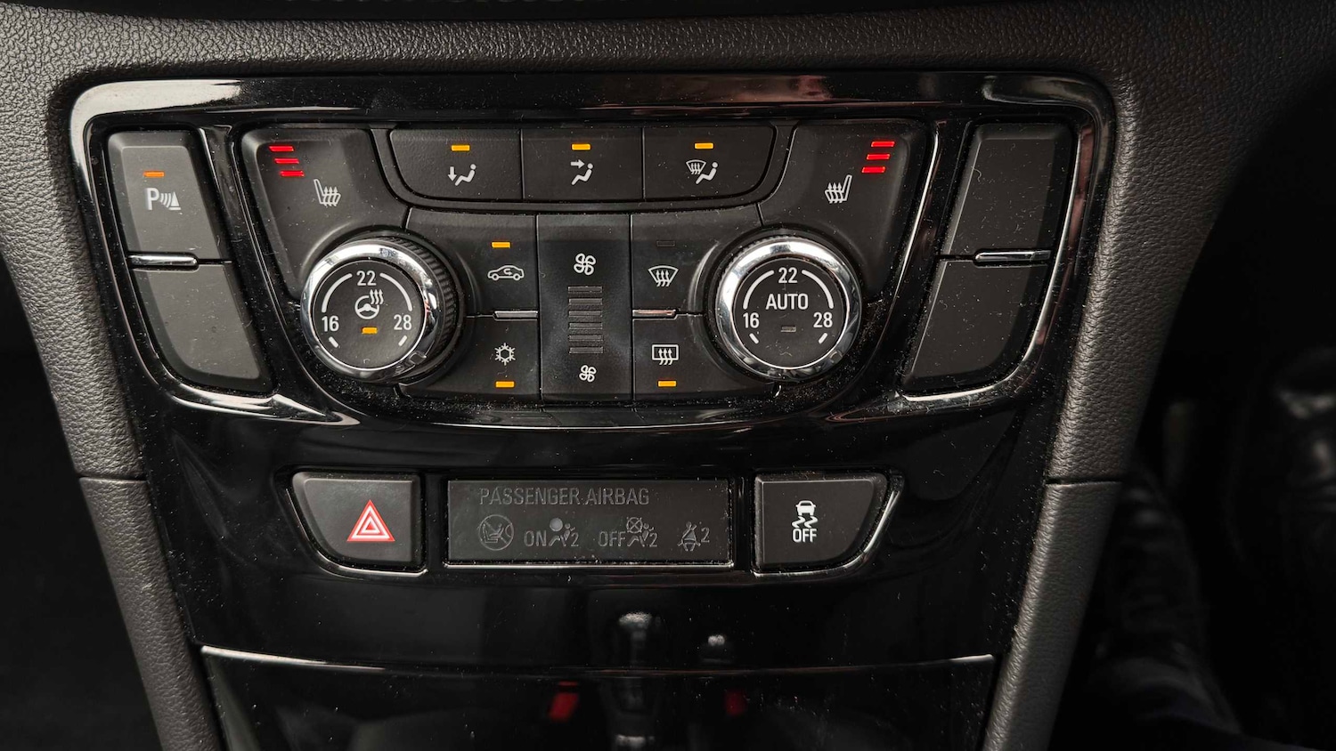 Used Vauxhall Mokka X 2017 for sale - 77928547: Photo 12