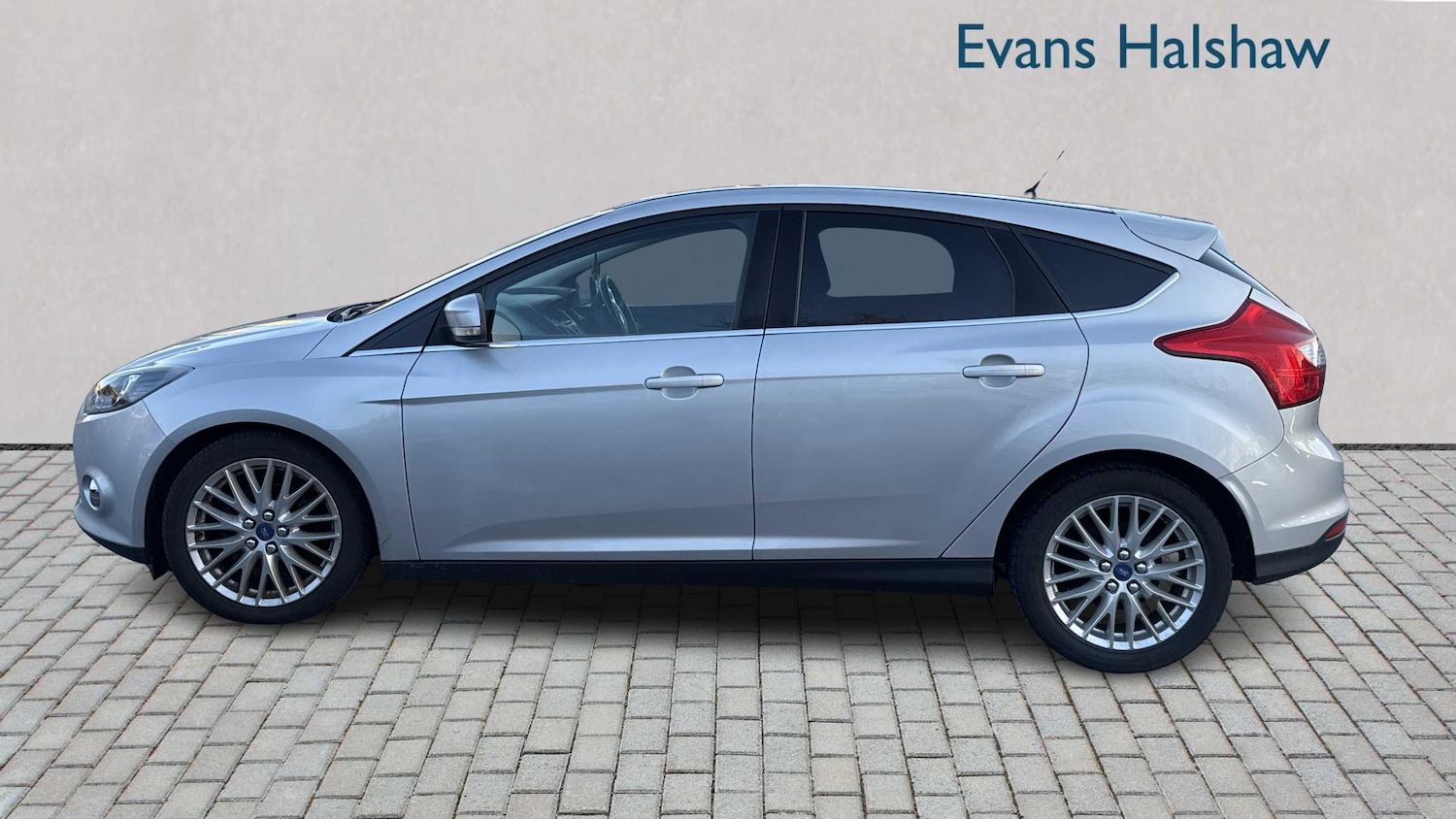 Used Ford Focus 2012 for sale - 76610635: Photo 3