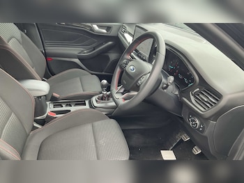 Used Ford Focus 2022 for sale - 76125906: Photo 3