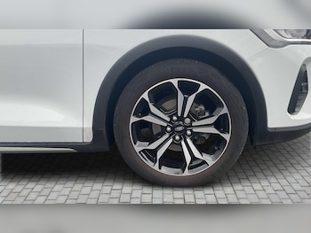 Used Ford Focus 2023 for sale - 77316459: Photo