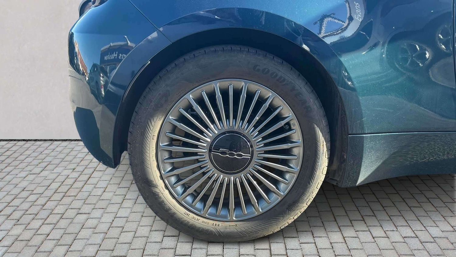 Used Fiat 500 2023 for sale - 77772320: Photo 2