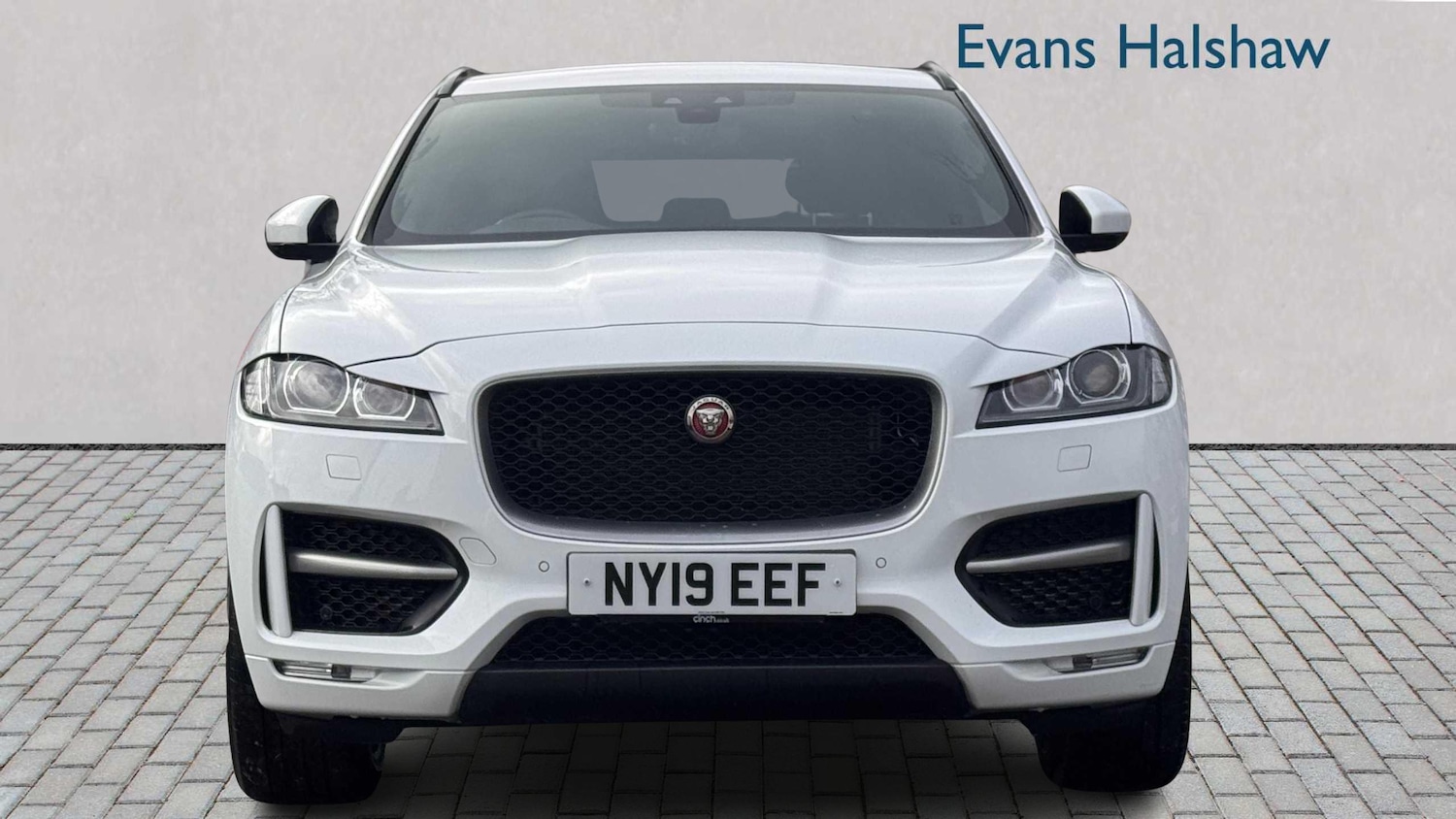 Used Jaguar F-Pace 2019 for sale - 77281846: Photo 2