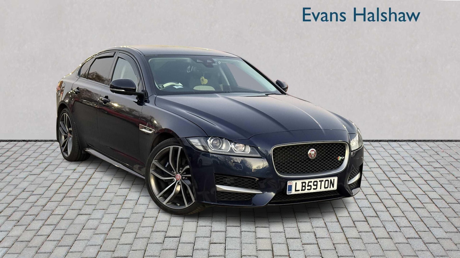Used Jaguar XF 2017 for sale - 76624465: Photo 2