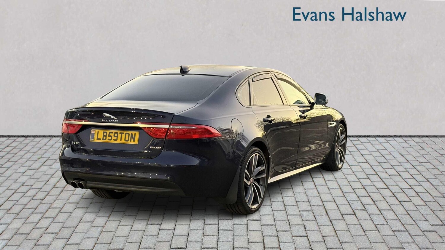 Used Jaguar XF 2017 for sale - 76624465: Photo 3
