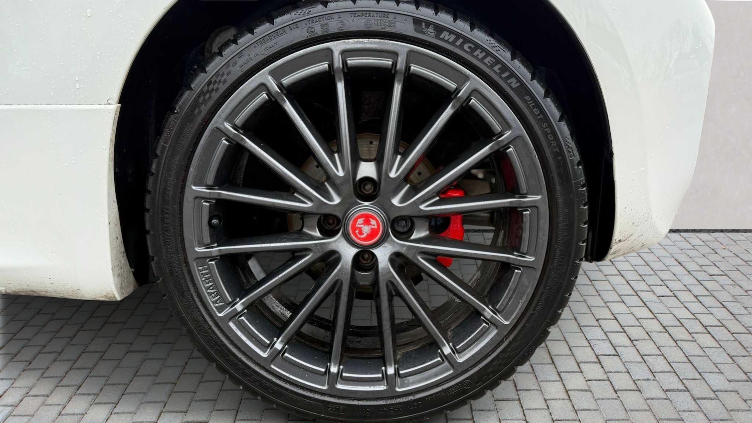 Used Abarth 695 2022 for sale - 77649041: Photo 2