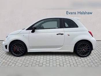 Used Abarth 695 2022 for sale - 77649041: Photo