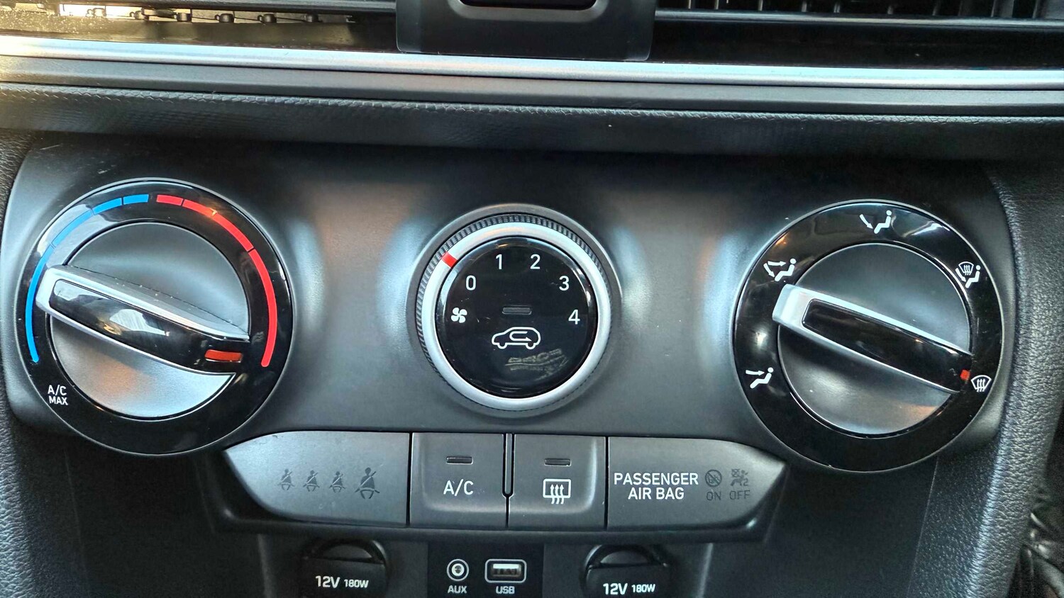 Used Hyundai KONA 2018 for sale - 76460334: Photo 15