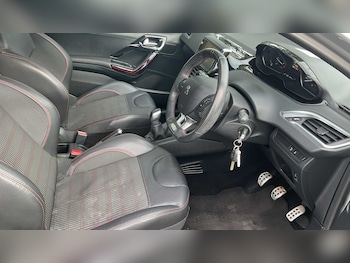 Used Peugeot 208 2016 for sale - 76141740: Photo 3