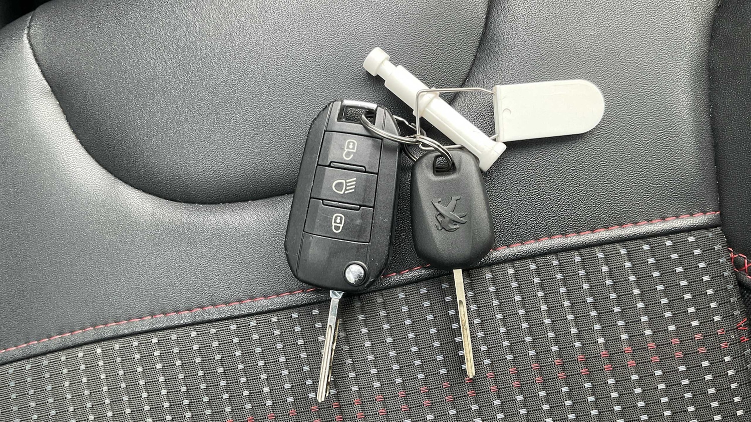 Used Peugeot 208 2016 for sale - 76141740: Photo 8
