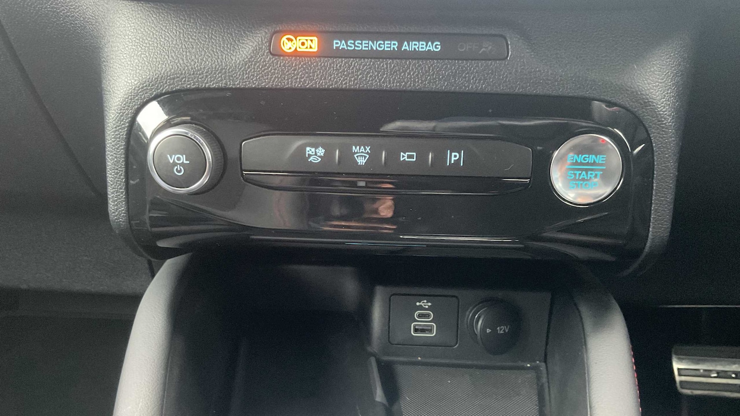 Used Ford Kuga 2024 for sale - 76564354: Photo 29