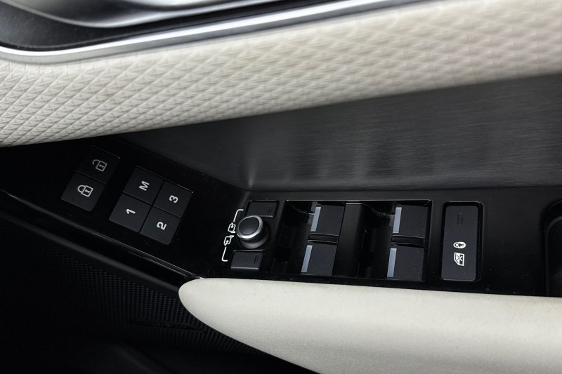 Used Land Rover Range Rover Velar 2022 for sale - 77220411: Photo 22