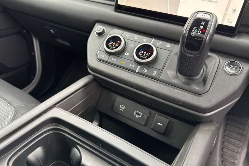 Used Land Rover Defender 2022 for sale - 76984312: Photo 12