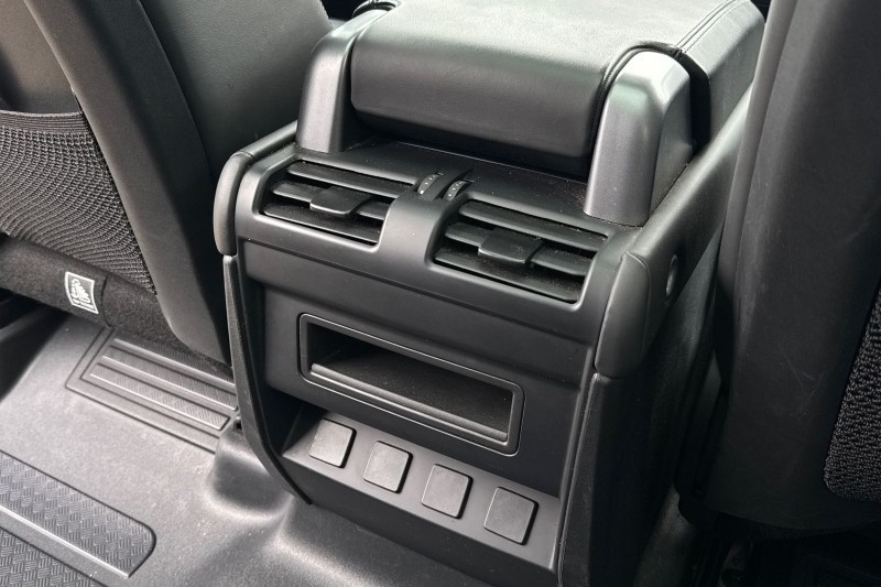 Used Land Rover Defender 2022 for sale - 76984312: Photo 17